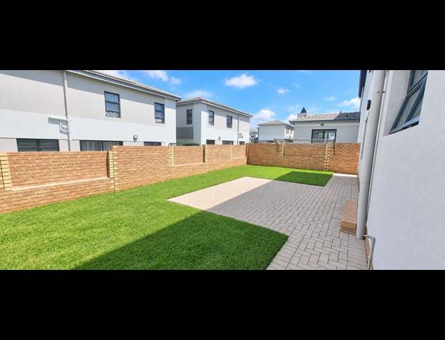 3 BEDROOM HOUSE FOR SALE IN THATCHFIELD